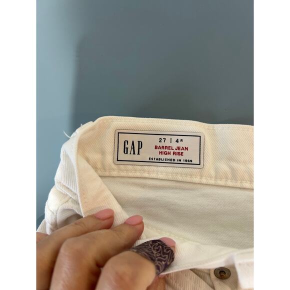 GAP Women's White Barrel Leg Jeans - Picture 4 of 7